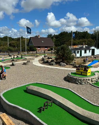 Historisk minigolfbaner i Nymindegab ved Hedelyst